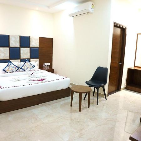 Hotel Vihaan Residency Zirakpur Екстер'єр фото