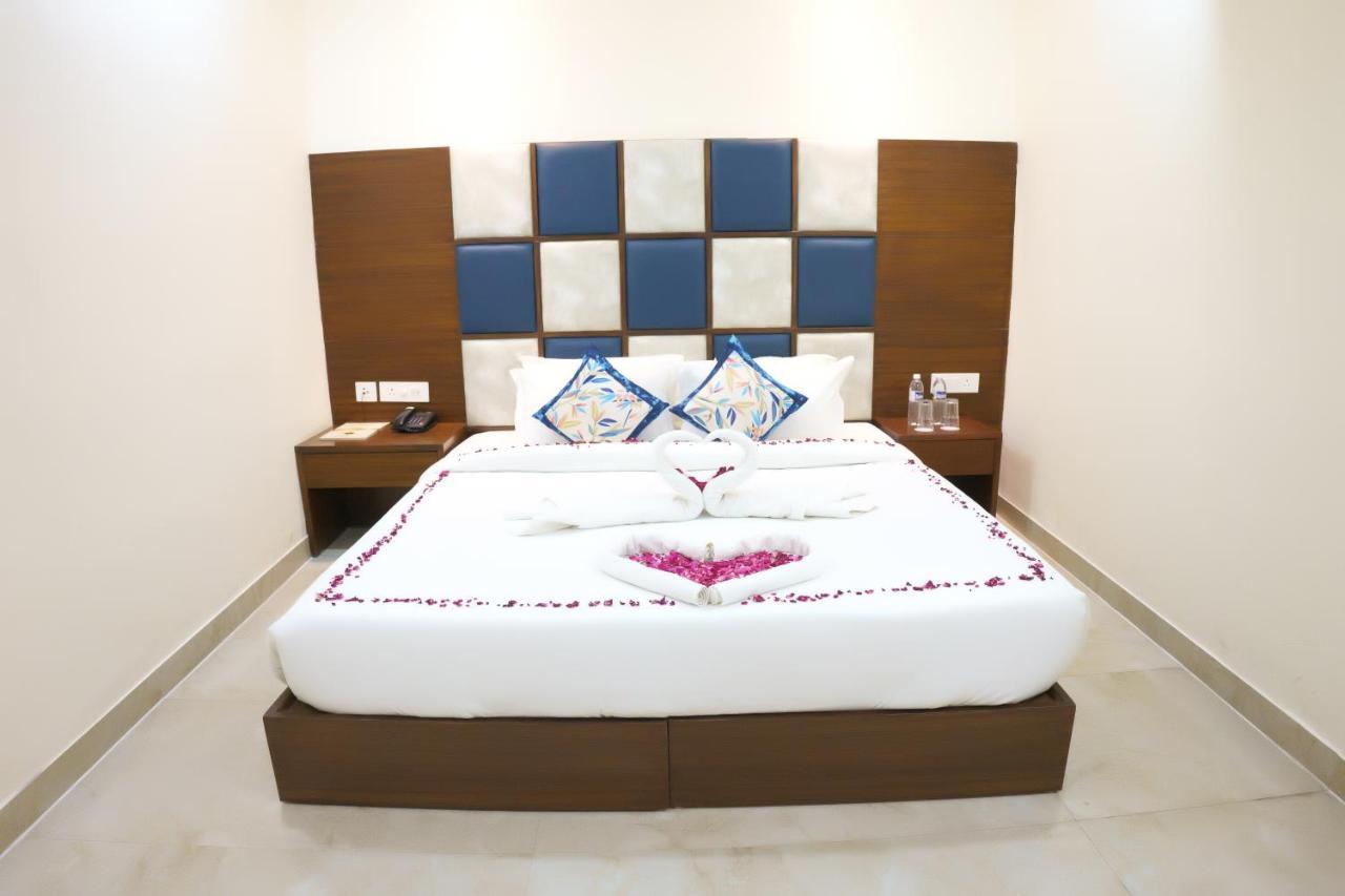 Hotel Vihaan Residency Zirakpur Екстер'єр фото