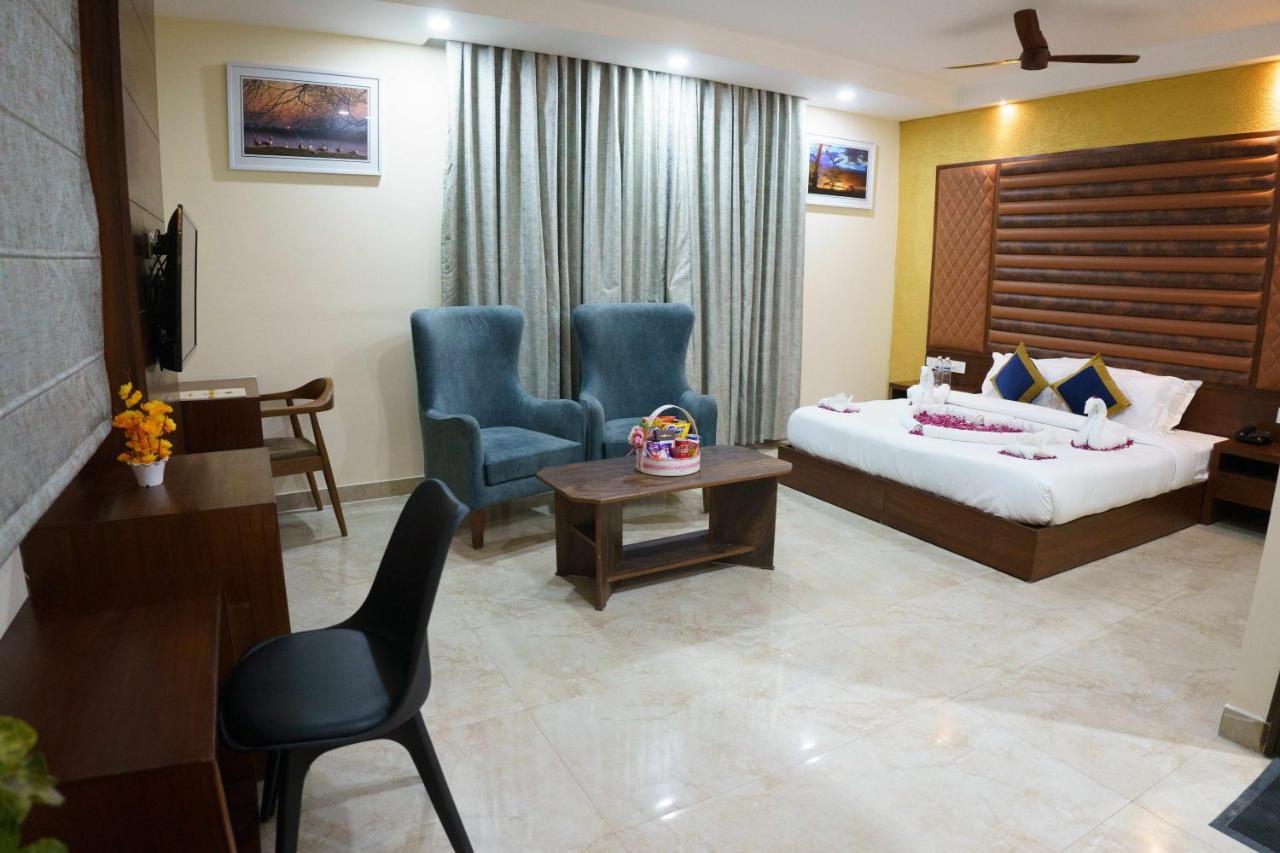 Hotel Vihaan Residency Zirakpur Екстер'єр фото