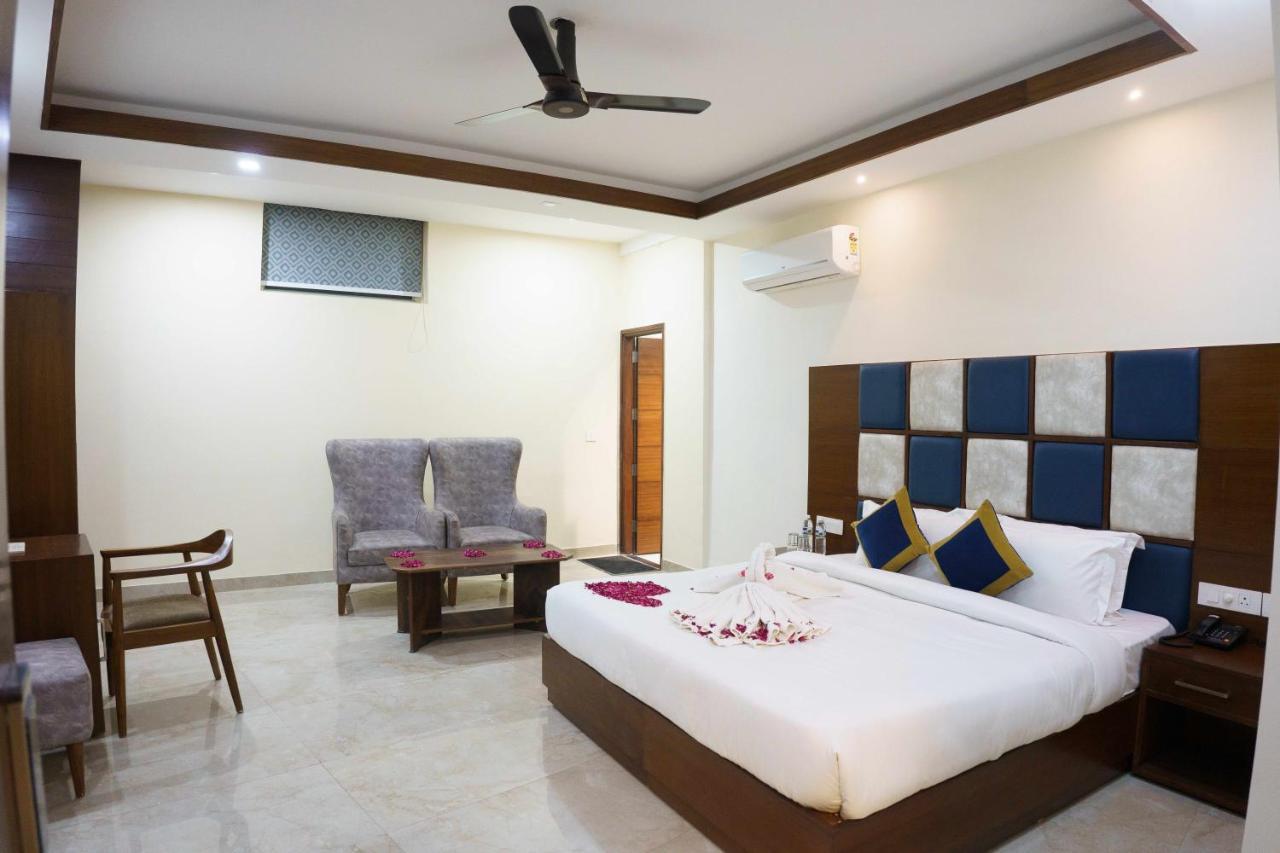 Hotel Vihaan Residency Zirakpur Екстер'єр фото